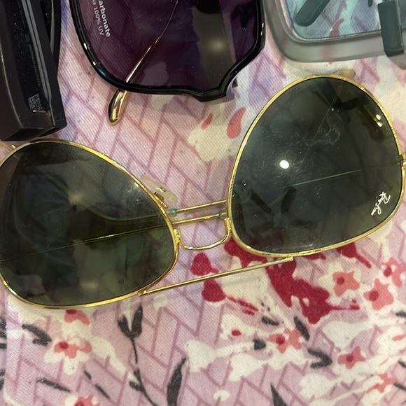 Lot Of Sunglasses 10 pairs for 65$ Price negotiable - Picture 5 of 5